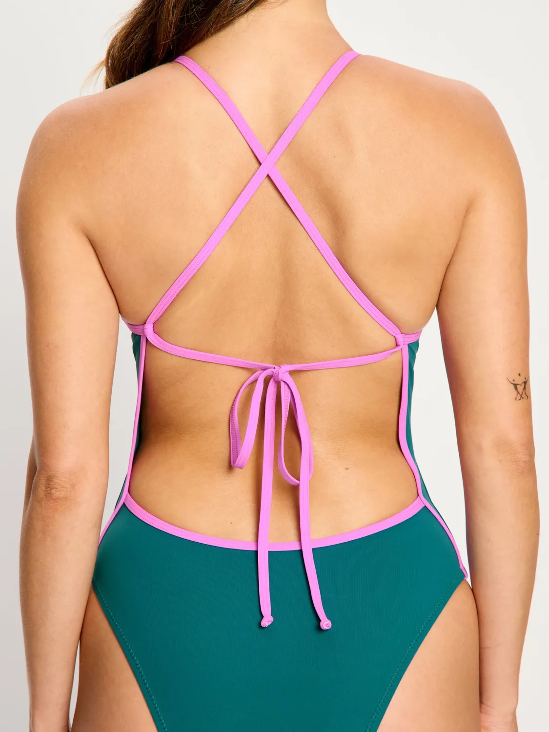 Puma x Modibodi Deep Plunge One Piece maillot Emerald Ice Super